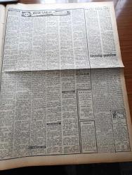 Ulus Gazetesi - 7 Ocak 1959 - İstanbul'da Büyük Bir Patlama Oldu Üç Bina Havaya Uçtu 17 Öldü 159 Yaralı Var - Patlama Tan Matbaasının Arkasında Türkiye Ecza Deposunun Orada Oldu - Feci Olayın Sebebi Henüz Bilinmiyor - Saat 24'e Kadar Belli Olan Ölü Ve Yaralılar - Felaket Ve Ankara Radyosu - Dün Futbol Federasyonu Başkanı Orhan Şeref Apak VE Beden Terbiyesi Genel Müdürü Şinasi Ataman Ani Olarak Değiştirildi - Yakup Kadri Karaosmanoğlu - Kasım Gülek'in Kıbrıs Konusunda Demeci - Üç Gün Önce 36 Puanla Çökmekten Kurtulan Batı Uygarlığı Dün Yıkıldı - İstanbul'da Fırtına Hasara Sebep Oldu - Kozmik Roket Güneş Çevresinde Dönüyor - Kuklalar Yazan Oktay Verel Yazı Dizisi - Basın Suçlarının Affı Düşüncesi Bir Hükümet Sırrı Olabilir Mi - Goethe'nin Kalemiyle Batista'lara Öğütler Yazan Leyla Çambel - Yurdakul Mehteroğlu - Demokrat Parti'nin 13. Kuruluş Yıldönümü - Ulus Çocukları - Memetle Memet Yazan Ve Çizen Tonguç Yaşar - Baykara Tutsak Çizgi Roman - İstanbulspor'un Kozu İhsan - Beşiktaş Takımı