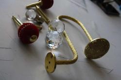 GOLD RENK KOL BAĞI PERDE TUTUCU VE 2 ADET FON DEMİRİ TOPLU SATIŞ    DETAYLAR RESIMLERDE (DELİKLİ RAF,