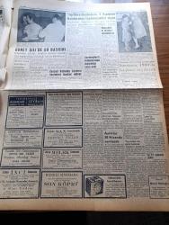 Ulus Gazetesi - 20 Nisan 1959 - İstanbul'da Hüseyin Cahit Yalçın Ocağının Açılışı Sebebiyle Yapılan CHP Toplantısı Zorla Dağıtıldı - Cumhuriyet Halk Partisi Heyetinin Trakya Gezisi Dün Sona Erdi - Demokrat Parti İl İdare Heyeti Banka Müdürlerinden Kurulacak - İstanbul Mahmutbey Muhtar Seçimini Kazanmak İçin Demokrat Parti Otobüsle Seçmen Taşıdı Kızılay Yiyecek Dağıttı - Ordu Takımımız Lüksemburg'u 5 2 Yendi - Antalya Milletvekili Burhanettin Onat Demokrat Parti'nin Gidişi Başka Millette Olsa 10 Defa İktidardan Düşerdi - Beşiktaş Ve Fenerbahçe Rakiplerini Yendiler - Milli Korunma Kanununun Kaldırılması - İsmail Rüştü Aksal - Turhan Feyzioğlu - Kemal Satır - Çalar Saat Yazan Erle Stanley Gardner Yazı Dizisi - Cezayir Kurtuluş Cephesi Seçimleri Boykot Ediliyor - Yazarlar Arasında Ankete Göre Stevenson 1960'da Başkan Seçilecek - Port Said'de Sovyet Filmleri Boykot Edildi - Kitaplar Yazarlar Köşesi - Kederli Yıllar Filmi Başrolde Belgin Doruk Kenan Pars Ve Fatma Andaç - Sinemalar -  Baykara
