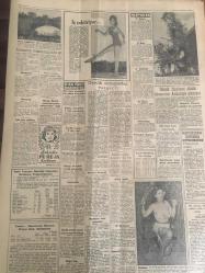 YENİ SABAH GAZETESİ  15 OCAK 1962 YIL :24 SAYI :8206---Gençlik mitinglerde vazgeçti --Memura zam meselesi yine  orta da  kaldı ---  Dün Sarıyer  cinayeti  kurbanının  evi taşlandı--Apaydına göre  hükümet  zayıf  :Türk işçisi  komünizme  karşıdır --Zorla çekip  çocuk kaçırmağa kalkıştı --Ozakarlar  araştırma yapılmasını  istediler --Tarihi  eserlerin  bakımı 600 milyon lira zam ---Mağdurun  ensesinde  boza :Siyavuşgil --Atatürk Müzesinin  tamiri 30 Ocak günü  bitirilecek --B.Amerika yeniden Nükleer  Denemeler İçin Hazırlanıyor --Sophia Loren :Ben  Heston dan  üstünüm diyor ---Fiorentina ve Palermo  berabere ---Fenerbahçe , iddialı  Feriköy 'ü ikinci devrede attığı iki golle  yendi ---Karagümrük ,Yeşildireğe  penaltı  golü ile galip :1-0----Ankaragücü :5 Şekerhilal : 0----