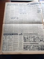 Ulus Gazetesi - 3 Nisan 1957 - Hüseyin Cahit Yalçın - Makarios Kıbrıs'a Dair Görüşmelerde Türkiye'yi İstemiyor - Doktor Fazıl Küçük'le Faiz Kaymak Şehrimizde - Kıbrıs İkiye Bölünmelidir - Dört Kör Işığa Kavuşturuldu - İran Başbakanı Hüseyin Ala İstifa Etti - Cezayirliler Üzerine Ne Düşünüyoruz - Dünya Sağlık Teşkilatının Yardımı - İngiltere'de Grevler Sona Ermek Üzere - Devlet Kuşu Yazan Orhan Kemal Yazı - Namık Zeki Aral - Yurdakul Mehteroğlu - Bülent Ecevit Köşe Yazısı - Yakup Kadri Karaosmanoğlu Köşe Yazısı - Üç Cezayirli Milliyetçi Dün Sabah İdam Edildi - Van'ın Kurtuluşu Yıldönümü - Silviya Kobayın Hikayesi Çizgi - Baykara Hz. Süleymanın Tası - Hayatı Macera Olan Adam Arsen Lüpen Yazan Alain Sergent Yazı Dizisi - Teknik Elemanlar Federasyon Kuruyor - Fenerbahçe Vefa İle Oynarken Galatasaray'ın Rakibi Belli Değil - Bu Hafta Beşiktaş Ankara'ya Geliyor - Tamek Konserveleri - Dekan Kupası İlk Gün Maçları - Ankara Üniversitesi Futbol Takımı - Federasyon Kupası Maçları -İngiltere Kupası