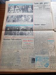 Ulus Gazetesi - 20 Nisan 1950 - Hüseyin Cahit Yalçın - Peyami Safa Köşe Yazısı - General G. Lawton Collins'in Demeci Türkiye Her Tecavüzü Önleyecek Durumdadır - Tahriklere Karşı Demokrat Parti'de Cephe Aldı - Demokrat Parti Genel Başkanı Celal Bayar - Haydarpaşa Önlerinde Mal Boşaltan Bir Norveç Vapurunda İnfilak Oldu - Kanunu Türbesi Törenle Açıldı - Şam'da Amerikan Elçiliğine Bomba Atıldı - Tarikatçıların Duruşması Kemal Pilavoğlu Dün Tevkif Edildi - Uçan Gölgeler Yazan Server Bedii Yazı Dizisi - Nazım Poroy - Washington Haberlerine Göre Ruslar Doğu Almanya İle Münferit Barış Yapacaklar - Teşvikiye'de Yeni Pazar Yeri Açıldı - Amerikalılar İzmir Fuarı Komitesi Kurdular - Ulus Kupası Maçları Bugün Başlıyor - Yankee Paşa Yazan Edison Marshall Yazı Dizisi - Teknik Öğretmen Askeri Tıp Okulunu 5 2 Yendi - Altay Ve Göztepe Bugün Geliyorlar - Resimlerle Dünya Olayları - Turizm Neler Getiririr - Zehra Bilir Bomonti Aile Saz Salonunda - Brasso Maden Cilası-Ankara Palas Salonlarında Veda Balosu