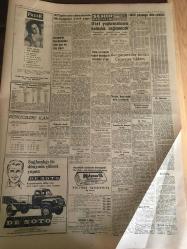 YENİ SABAH GAZETESİ   24 NİSAN  1961 YIL :23 SAYI :7943----Asi Generaller  Bütün Cezayir e Hakim --23 Nisan Bütün Yurtta Heyecanla Kutlandı --372 gün sonra İstanbul da ilk kongreyi  CHP  yaptı ---400 balon  patlayınca  baloncunun evi çarpıtıldı ----Sarhoş  polis  bir taşralıyı  vurdu---Kalabalık Meclislerden İşler Geç ve Güç Çıkar --Çölde açan gül :Siyavuşgil --Ecnebi ile temas eden  ceza görür----Fransızlarla ,Fransızlar arasında  Cezayir  meselesi --Tiyatro :Sonunda Kadar---Galatasaray  son yirmi  dakika da dört gol atarak  iki puan ---Kasımpaşa dört  puanla dönüyor --Göztepe I.Sporu  Mağlup Etti :3-1--Feriköy Karşıkaya' ı  yenerek  baraj  tehlikesinden  kurtuldu --