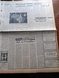Ulus Gazetesi - 16 Mart 1957 - Mısır Gazze'de İdareyi Ele Aldı - Hüseyin Cahit Yalçın - Sabiha Gökçen Gözlerini Göz Bankasına Yatırdı - Başbakan Adnan Menderes'in Dünkü Toplantısı - Ekmekler Çok Bozuk Çıkıyor - Batı Almanya Şansölye Yardımcısı Fritz Blüchel Dün Geldi - Tembelliğin Ruhi Sebepleri - Devlet Kuşu Yazan Orhan Kemal Yazı Dizisi - İzmir Nutku Ve Siyasi Emniyet Mefhumu - Cinemascope Ve Milyoner Avcıları - Yeni Dünya Çizen Ferruh Doğan - Cinsel Ruhsal Sosyal Hayatımız - Aşk Ve Filozoflar -  Macaristan'da Beklenen Ayaklanma Olmadı - Dil ve Tarih Coğrafya Fakültesinde Şiir Günü - Ankara Makarnası - Silviya Kobayın Hikayesi Çizgi Roman - Baykara Hz. Süleymanın Taşı Yazı Dizisi - Bilgi Testleri - Ölen Adam Çeviren Bilge Karasu - Beş Şampiyondan Sonuncusu Boksör Tevfik Kocabaş - Galatasaray Bugün Hacettepe İle Oynuyor - Beşiktaş Muhalifleri Haysiyet Divanında - Okyanus Kupası Boks Maçları - Hint Güneşi Filmi Başrolde Ava Gardner Ve Stewart Granger - Tamek Marmeletları - Demirbank