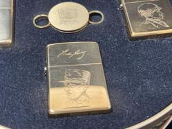 Orijinal Zippo Çakmak -   D-Day Koleksiyonu 50. Yıl Altın Anma Seti: 4 Çakmak ve Anahtarlık**