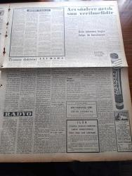 Ulus Gazetesi - 13 Mart 1957 - Devletkuşu Yazan Orhan Kemal Yazı Dizisi - Hüseyin Cahit Yalçın - İsmet İnönü İzmir'den İyi İntibalarla Ayrıldı - Truman Doktrini Dün Kutlandı - Suriye Bize Nota Vermiş Değildir - Erzurum'un Kurtuluşu Kutlandı - Ordu Takımımız Bugün İtalya İle Karşılaşıyor - Yeni Dünya Çizen Yurdakul Mehteroğlu - Başkentte Çok Başıboş Köpek Var - Rusya Suriye Ve Mısır'a Bol Silah Gönderiyor - Yakup Kadri Karaosmanoğlu - İran Şahı Hacı Olacak - Bağdat Paktı Ve Eisenhower Doktrini Yazan Bülent Ecevit - Bir Kadın Olarak Yazan Sevgi Batur - Selim Sırrı Tarcan - Silviya Kobay'ın Hikayesi Çizgi Roman - Baykara Hz. Süleymanın Taşı Çizgi Roman - Ankara Makarnası - Bahattin Esendemir Gecesi - Abdullah Yüce - Şehrazat - Sevim Tanürek - Özcan Tekgül - Tokalon Kremi - Koç Otobüsleri - Stil Kunduraları - Muhabank - Terzi İrfan Baydar - Beyoğlu Mobilya - Muzaffer Tema - Nedret Güvenç - Beş Hasta Var Büyük Türk Filmi - Settar Körmükçü