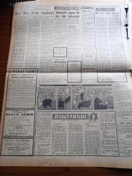 Ulus Gazetesi - 8 Mart 1957 - CHP Genel Başkanı İsmet İnönü İstanbul'da - Temsilciler Meclisinde Eisenhower Planı Tastik Edildi - E.O.K.A. İkinci Başkanı Gregoris Afxentu Dinamitle Nasıl Öldürüldü - İzmir Vapurunun Katili Hawel Lykes Amerika'ya Gidiyor - Gençlik Ve Fikir Ocaklarının Bir Seminerine İzin Verilmedi - İsrail Kuvvetleri Gazze'den Çekildi - Altıncı Filonun İstanbul'u Ziyareti - Devletkuşu Yazan Orhan Kemal Yazı Dizisi - Yeni Dünya Çizen Ferruh Doğan - Fransız Kuvvetleri 200 Cezayirli Daha Öldürdü - Yakup Kadri Karaosmanoğlu - Ahmet Şükrü Esmer - Senenin En Kuvvetli Komedisi Aşk Arabası Gölbaşı Sinemasında - Artvin 36 Yıl Önce Dün Kurtarılmıştı - Squibb İlaçları - Silviya Kobay'ın Hikayesi Çizgi Roman - Baykara Hz. Süleymanın Taşı - Barbara Hesse Bukowska'nın Konserleri - Yurdumuzun Medarı İftiharı Şahin Tekler Esenpark'ta - Sarı Kırmızı Takımlar Galatasaray Güneşspor Ve Göztepe'ye Nazar Mı Değdi - Vefa Stefan Kremen İsimli Bir Macar Mülteci İle Anlaştı - Sevim Tanürek