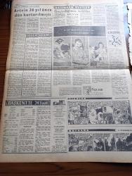 Ulus Gazetesi - 8 Mart 1957 - CHP Genel Başkanı İsmet İnönü İstanbul'da - Temsilciler Meclisinde Eisenhower Planı Tastik Edildi - E.O.K.A. İkinci Başkanı Gregoris Afxentu Dinamitle Nasıl Öldürüldü - İzmir Vapurunun Katili Hawel Lykes Amerika'ya Gidiyor - Gençlik Ve Fikir Ocaklarının Bir Seminerine İzin Verilmedi - İsrail Kuvvetleri Gazze'den Çekildi - Altıncı Filonun İstanbul'u Ziyareti - Devletkuşu Yazan Orhan Kemal Yazı Dizisi - Yeni Dünya Çizen Ferruh Doğan - Fransız Kuvvetleri 200 Cezayirli Daha Öldürdü - Yakup Kadri Karaosmanoğlu - Ahmet Şükrü Esmer - Senenin En Kuvvetli Komedisi Aşk Arabası Gölbaşı Sinemasında - Artvin 36 Yıl Önce Dün Kurtarılmıştı - Squibb İlaçları - Silviya Kobay'ın Hikayesi Çizgi Roman - Baykara Hz. Süleymanın Taşı - Barbara Hesse Bukowska'nın Konserleri - Yurdumuzun Medarı İftiharı Şahin Tekler Esenpark'ta - Sarı Kırmızı Takımlar Galatasaray Güneşspor Ve Göztepe'ye Nazar Mı Değdi - Vefa Stefan Kremen İsimli Bir Macar Mülteci İle Anlaştı - Sevim Tanürek