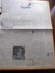 Ulus Gazetesi - 19 Şubat 1957 - Hüseyin Cahit Yalçın - Kıbrıs Meselesinin Birleşmiş Milletler Siyasi Komisyonunda Görüşülmesine Dün Başlandı - Yunan Tezini Çürüten Selim Sarper Yunanistan Bu Adayı Kana Bulamakta Dedi - Orhan Kemal'in Devletkuşu Romanı Yakında Ulus Gazetesinde - CHP Kırşehir Milletvekili Osman Alişiroğlu'nun Duruşması İçin Gizlilik Kararı Verildi - Kıbrıs Adasında Grevler - 1947'de Cezaevlerine Serbest Girilebilirdi - Metin Toker'e Açık Mektup Yazan Yakup Kadri Karaosmanoğlu - Tiyatro Köşesi Üçüncü Selim Yazan A. Cemal Arı - İngiliz Askerlerinin Almanya'dan Çekilmesi Heyecan Uyandırdı - Amerika'da Hayvanlar Sendikası Kuruldu - Demokrat Parti Eşya Piyangosu Biletleri Cebren Mi Satıldı - Silviya Kobay'ın Hikayesi Çizgi Roman - Baykara Hz. Süleymanın Taşı Çizgi Roman - Ölen Kim Öldüren Kim Bulgar Casusu Selmanof'un Maceraları Yazı Dizisi - FIFA Genel Sekreteri Kurt Gass Avrupa Türkiye'nin Avrupa Grubuna Alınmasını Arzu Ettiğini Bildirdi - Ankara Boks Takımı Kırıkkale'de