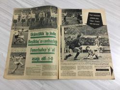 FOTOSPOR DERGİSİ - 29 NİSAN 1969 - FİTAYI 75 KURUŞ - SAYI 138 - BEŞİKTAŞ SPOR - FENERBAHÇE SPOR - DÜŞVAR İYİİŞ - ŞEKER SPOR - İZMİR SPOR - VEFA SPOR - ESKİŞEHİR SPOR - BURSA SPOR - PTT SPOR - GENÇLERBİRLİĞİ SPOR - ALTAY SPOR - NAZİLLİ SPOR - LÜLEBURGAZ SPOR - MUGLA SPOR - KASIMPAŞA SPOR - TEKİRDAĞ SPOR - UŞAK SPOR - İSPARTA SPOR - KONYA SPOR - E.D SPOR - BURDUR SPOR - TÜRKİYE POLONYA - GALATASARAY - YAVRU AYHAN - MALATYA SPOR - CEYHAN SPOR - İSKENDERUN SPOR - ELAZIĞ SPOR - D.BAKIR SPOR - AMASYA SPOR - ALTINDAĞ SPOR - PETROL OFİSİ SPOR - HATAY SPOR - KIRIKKALE SPOR - TARSUS SPOR - RİZE SPOR -  1969 SPOR TOTO SONUÇLARI - 1969 KOLONUK TAHMİNLERİ - 1969 TÜRKİYE,2NCİ LİGİ BEYAZ VE KIRMIZI, 3’NCÜ LİGİ PUAN CETVELİ  - SAMSUN SPOR - BEYLER BEYİ SPOR - BOLU SPOR - KONYUA SPOR - BALIKESİR SPOR - KASTAMONU SPOR - TOPRAK SPOR - GALATA SPOR - FERİKÖY SPOR - H.TEPE SPOR - KÜTAHYA SPOR - ÜLKÜ SPOR - SİVAS SPOR - AYDIN SPOR - KOCAELİ SPOR - A.D SPOR - ADANA SPOR - DÜZCE SPOR - DENİZLİ SPOR -
