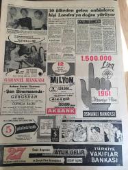 YENİ SABAH GAZETESİ  3 NİSAN  1961 YIL :23 SAYI  :7922---İnönü MBK idaresine  yardımcı  olmalıyız dedi --AP ,kasıtlı yayından şikayetçi ---YTP  kadrosundaki  DP 'liler savunuyor --Belediyenin baremi yetersiz  bulunuyor ---Dün yurtta  dört cinayet işlendi --Güney Kore de tekrar nümayişler başladı ---Karagözden  Anlayanlar :Siyavuşgil ---30 ülkeden gelen  on binlerce kişi Londra ya doğru yürüyor ----Tiyatro :Haldun Dormen Dedi Ki ---Faili  meçhul  hırsızlar olaylar gittikçe artıyor ---K.Gümrük ,Galatasaray Şampiyonluk Ümidini :0-0---Sürpriz :K.Yaka G.Birliği yendi --Beşiktaş Göztepe 'i dün  farklı  mağlup etti :3-0---Vefa I.Spor ile  yenişemedi :1-1---K.Paşa -Feriköy puanları  paylaştılar :0-0---