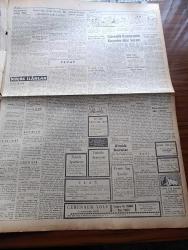 Ulus Gazetesi - 26 Ocak 1957 - Ortadoğu Planı Büyük Bir Çoğunlukla Kabul Edildi - Saman Yüklü Kağnı Yazan Fikret Otyam Yazı Dizisi- Öğretmenlerin İntibak Kanunu Meclis'te Çıktı - Kazım Karabekir'in Ölüm Yıldönümü - Bükreş Karması Ankara'dan Geçti - Hindistan Cumhuriyeti'nin 10. Yıldönümü - Altın Siyasetimiz Yazan Namık Zeki Aral - Sinema Film Tenkitleri Haberler Yazan Adnan Ufuk - Pamukbank - Ahmet Şükrü Esmer - İngiltere'nin En Ünlü Otomobil Firması Piyasaya XK SS Jaguar Modelini Çıkarmıştır - Bir Koca Kedi İçin Karısından Ayrılıyor - Sibirya Mahkumları Çeviren Mehmet Eser- Silviya Yüzme Havuzunda Çizgi Roman - Baykara Hz. Süleymanın Taşı Çizgi Roman - Ölen Kim Öldüren Kim Bulgar Casusu Selmanof'un Maceraları Yazı Dizisi - İngiliz Milli Takımının Eski Santraforu Tommy Lawton Bir Teklifi Reddetti - Esentepe Şarabı - Galatasaray'ın Bugünkü Çetin Maçı - Cumhuriyet Halk Partisi Ankara İl Balosu Ankara Palas Salonlarında