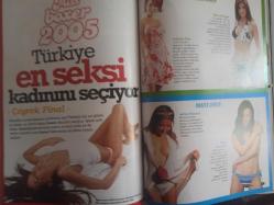 Boxer Aktüalite Sinema Tiyatro Müzik ve Gençlik Mecmuası Dergisi - Kasım 2005 - Onur Yıldırım - Sibel Tüzün Efsane Çıplak! - Neden Kadınlar ''nerd'' Erkeklere Bayılıyor? - Hükümetin Gölge Adamı Ahmet Davutoğlu - Brezilya'nın En Güzel Kadınları - Sinan Engin Bu Röportajda Çift Dalıyor - Kadınlar Tartışmada Nasıl Mat Edilir? - Sibel Tüzün Şimdi de Seksi Sarışın - Mehmet Ali Birand İtiraf Etti - Yatak Odasını Isıtacak Garantili Yöntemler - Detaylı Brezilya Rehberi - Raquel Boska - Sema Öztürk Kariyerin En Seksi Pozlarını Verdi - Sokak Köpeğinden Nasıl Kurtulursunuz? - Haşmet babaoğlu - Kanat Atkaya - Memnun Süzgeç - Nilgün Gedikoğlu - Okay Gönensin - Onur Yıldırım - Devam Sayfaları - Arıza Kadınlar: Pussycat Dolls - Dünyadan Haberler - Yiğit Özgür - Cindy Crawford - Stil Lacivert - Eyşan Özhim - Stil Ceket - Geleceğin Otoları  - Terry Rodgers - Ahmet Altan - Cem Mumcu - Melisa P'nin Son Kitabının Ayrıntıları - Sedat ve Sedal Antay - Sedat Sertoğlu fotoğraf ve haberi - Tam Takım Dergi