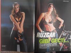 FHM Aktüalite Sinema Tiyatro Müzik ve Gençlik Mecmuası Dergisi - Şubat 2003 - Güzide Duran - 14 Şubat Şekeri - Juliana Martins - Minikler Arenası - Kış Kıyamette Spor Faaliyeti - Çin İşi Japon İşi - Özlem Tekin - Kayıp Haritası - Peker Açıkalın - Serhat Özcan - Levent Karanfil - Kalp Tamirhanesi - Sean Pean - Ağa Dizileri - Yasemin Boran - En Zayıf Halka - Bu Ayın Baskıları - Yeni Yıla Yıldızlar Altında Girdik! - Altı Vitesli Otomatik Şanzıman! - Star Wars Fotoromanı - Martin Scorsese - Rüzgar Gibi Geçti - Geldim Gördüm Yendim - Yeme Yarışması - Kim 500 Milyar İster? - Kazandım Ama Kimin Umrunda? - Şafak Sezer - Seks Skandalları - Bill Clinton - Sanem Çelik - Uslanmaz Sam Amca - Boglarke - Stil Rehberi - Alexander Macqueen - Beni Baştan Yarat - Ucuza Rahat Uyku - Tenis Dünyasında Bir Aşk Hikayesi - Mucize İlaç! - Yasemin fotoğraf ve haberi - Tam Takım Dergi