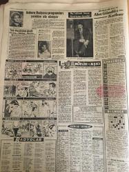 YENİ SABAH GAZETESİ 29 EKİM 1963 YIL :26 SAYI :8846---Cumhuriyetin 40. Yılını Kutluyoruz --Radyoda seçim  konuşmaları 2 Kasım  da başlıyor --Sarç İst.Üniversitesine Kutan Teknik  Üniversiteye Rektör  Oldu ---Alman Gazeteleri  Feci Cinayeti Duvar Afişleri  ile İlan Ediyor ---Hayat  kırkında  başlar ---Senato özel   tahkikat  açtı ---Bir Hasta Dört Gün Suni Kalble Yaşadı --Ankara Radyosu Programları Yeniden Ele Alınıyor: Sevim Tanürek -- --Sinemalar :Karanlık Yüzler ,Emek :Aile Tuzağı ,İnci :Makber ,Lüks :Erkek Fatma Evleniyor ---Yarın Cumhuriyeti İlan Edeceğiz Kati Karara Varmak İçin Fikrinizi Söyleyiniz --Amerikalı  General Harbord Atatürk e  :Sizinle beraber zevkle çarpışırdım  demişti---Cumhuriyet  İlan Edilmişti ve Dünya da Bizden Bahtiyar Yoktu ----Kocanızın Daima Metresi  Olun Evlilik  Hem Ruhların Hem de Vücutların Birleşmesidir --K.Adenaver  Erhard 'ı  çok  genç  buluyor --Beşiktaş :0 Galatasaray  :0---Galatasaraylılar  kabahati  hakemde buluyorlar ---