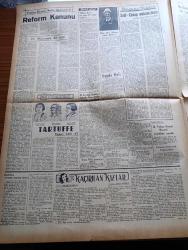 Ulus Gazetesi - 14 Şubat 1949 - Peyami Safa Köşe Yazısı - Sadi Irmak Köşe Yazısı - Cumhurbaşkanı İsmet İnönü'nün Dünkü Kabulleri - Meclis'te Bütçe Kanunu Metninin Tetkiki De Bugün Tamamlanacak - İller Bankasının 1948 Faaliyeti - Devlet Demir Yolları İşletme Müdürleri Bugün Toplanıyor - Filistin Komisyonu Mısır Başbakanı İle Görüştü - Yeni Mason Derneği Ankara'da Şube Açtı - Merihlilerin Dünyayı İstilası Panik Yarattı - İstanbul'da Bir Adam Sokakta Arapça Ezan Okudu - Fransız İktisadi Devlet İşletmesinde Reform Kanunu Doktor Nizamettin Ali Sav - Moliere'in Tartuffe Yazan Lütfi Ay - Pakistan Büyükelçimiz Yahya Kemal Beyatlı Emekliye Ayrıldı - Demokrat Parti Kongresi İçin Şimdiden Hazırlık Başladı - Çekoslovakya'da Komünist Sansürü Arttı - Hikaye Kahvaltı Yazan John Steinbeck - Garanti Bankası - Parker 51 Dolmakalemi - Şeytanın Kızı Gilda Sus Sinemasında - Akıncılar Türk Filmi Park Sinemasında - Fenerbahçe 4 Wacker 2- 8 Yugoslav Futbolcusu İngiliz Bölgesine İltica Ettiler - Uludağ Oteli