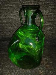 EL YAPIMI DEKORATİF KARE FORMUNDA YEŞİL CAM SÜRAHİ. NADİR BULUNTU.