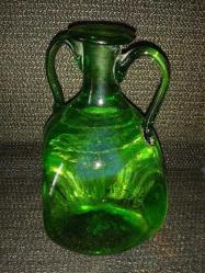 EL YAPIMI DEKORATİF KARE FORMUNDA YEŞİL CAM SÜRAHİ. NADİR BULUNTU.