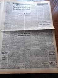 Ulus Gazetesi - 10 Şubat 1950 - Profesör Doktor Yavuz Abadan Köşe Yazısı - Seçim Kanunu Tasarısının 119 Maddesi Kabul Olundu - İçişleri Bakanı Emin Erişirgil - CHP Divanı Bu Sabah Toplanıyor - Dış Bakanımız Necmettin Sadak İstanbul'da - Askeri Yardım Bir Yıl Daha Uzatıldı - Komünistlerin Berlin Yürüyüşü Geri Kaldı - Komünistler Lübnan'da Da Faaliyet Gösteriyor - Devlet Bakanı Cemil Sait Barlas İstanbul'da - İşte Vesikası Demokrat Parti Yeniden Baskı Yapmaya Kalkıştı - Hemşire Nimet Yazan Azmiye Hami Güven Yazı Dizisi - Ankara'nın Su İhtiyacı Sağlanıyor - John Victory'ye Göre Rusların Daha Çok Uçakları Varmış -  Churchill İktidarda Gözüm Yok Diyor - Roma'daki Sanat Anıtlarına Dair - 1950 Uluslararası Liege Fuarı - Yaşar Doğu Geliyor - Türkiye Grekoromen Birincilikleri- - Resimli Tarih Mecmuası - Hornyphon Radyolarımız Geldi - Mevsimin En Büyük Müsameresi Solistler Müzeyyen Senar Işıl Sabite Tur Gülerman Muzaffer Birtan Ve Necati Tokyay - Rit Traş Sabunları - Maraş Gecesi