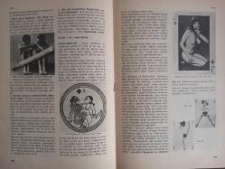 Eros Cinsel Bilim Ansiklopedisi Dergisi - Sayı:34 - 27 Ekim 1970 - Orji - A.B.D. de Çok Yaygın Olan Orji Kulüplerinden Biri - İsis ve Osiris - Orşidektomi - Orşidopeksi - Orşidoptoz - Orşit - Ortak - Osiris - Ostrojen - Otoerotizm - Otizm - Oturak Alemi - Ovariotestis - Over - Ovid - Ovülasyon ve Ovülasyon Testi - Ovum - Oyun Kartları - Ölümcük - Ön Şekillenme Teorisi - İwan Bloch - Gerard Zwang - Pagizm -- Palais Royal fotoğraf ve haberi - Tam Takım Dergi