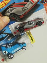 Araba koleksiyonuna başlamak isteyenlere Hediyelik dekorluk oyuncak arayanlara hot wheels mini model metal arabalar hepsi Beraber set farklı marka model ölçekli araçlar 1.64 ölçekli model arabalar