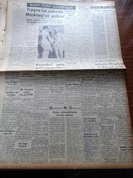Ulus Gazetesi - 15 Nisan 1950 - Peyami Safa Köşe Yazısı - Hüseyin Cahit Yalçın Köşe Yazısı - Mareşal Fevzi Çakmak'ın Vefatından Sonra Radyoevi Önünde Olaylar - Milli Eğitim Kupası 5. Hafta Maçları - Galatasaray Fenerbahçe Maçı - Ulus Kupası Basketbol Maçları - İsveç Marshall Yardımından Kendisine Tahsis Edilen 10 Milyon Dolarlık Sağlık Malzemesini Bize Teklif Etti - Yunan Hükümeti Dün İstifa Etti - General Franco'nun Kızkardeşi Evlendi - Uçan Gölgeler Yazan Server Bedi - Kıbrıs Çiçek Balosu - Trygve Lie Yakında Moskova'ya Gidiyor - Barbaros Ve Kanuni Türbeleri Açılıyor - İzmir At Yarışları - Doğubayazıt'ın Kurtuluş Günü - Ev Kadın Moda - Resimlerle Dünya Olayları - Türkiye Maraton Birincisi Behzat Akdeniz - Van'da Hayvan Hastanesi'nin Temeli Atıldı - Türk İngiliz Müzik Festivali - Tanınmış Paris Revü Heyeti Ballet Kellenroc Gar Gazinosunda - Zehra Bilir Bomonti Aile Saz Salonunda - Hemşire Nimet Yazan Azmiye Hami Güven Yazı Dizisi - D'roja Briyantini - Ankara Pazarı Bakkaliye Mağazası