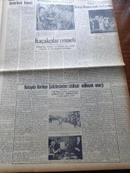 Ulus Gazetesi - 13 Nisan 1950 - Mareşal Fevzi Çakmak'ın Cenazesi Büyük Bir Merasimle Kaldırıldı - Mareşal Fevzi Çakmak'ın Tabutu Tekbirlerle Nişantaşı'ndan Eyüp'e Eller Üzerinde Taşındı - Peyami Safa Köşe Yazısı - Hüseyin Cahit Yalçın Köşe Yazısı - Başbakan Şemseddin Günaltay Zonguldak Limanı Hakkında İzahat Alıyor - Çocuk Hastanesi Törenle Açıldı - Profesör Perihan Çambel'le Bir Konuşma - Ticani Tarikatçılığı Yapmaktan Sanık Kemal Pilavoğlu - Antakya'da Su Baskını - Cumhurbaşkanı Filarmoni Orkestrası Misafiri Norman Del Mar İle Bir Mülakat - Uçan Gölgeler Yazan Server Bedi Yazı Dizisi - İnönü Ansiklopedisi Bürosu Nasıl Çalışır Yazan Agâh Sırrı Levend - Paris Fuarına İştirak Ediyoruz - Doçent Danyal Bediz Bir Konferans Verdi - Nazım Hikmet Üsküdar Cezaevine Nakledildi - Taksim'deki Büyük Opera Binası İnşaatı İçin 307 Bin Lira Ayrıldı - Ölümünün 13. Yıldönümünde Abdülhak Hamit Tarhan Yazan R. Necdet Evrimer - Yankee Paşa Yazan Edison Marshall Yazı Dizisi - Ulus Kupası Basketbol Maçları