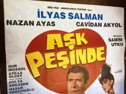 AŞK PEŞİNDE, ORİJİNAL SİNEMA AFİŞİ - 1987, FİLM AFİŞİ / POSTERİ - BÜYÜK BOY - ORİJİNAL - 100 X 69 cm EBADINDA - Original Turkish Big Size Movie Poster - Samim Utku, İlyas Salman, Nazan Ayas, Nur İncegül, 	Enver Demirkan, Cavidan Akyol, Ali Engin, Abdurrahman Keskiner, Atilla Olcay, Hülya Birleşen, Hasan Cebecioğlu, UMUT FİLM