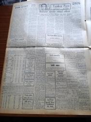 Ulus Gazetesi - 25 Mart 1950 - Peyami Safa Köşe Yazısı - Hüseyin Cahit Yalçın Köşe Yazısı - Meclis Seçimi Yenileme Kararı Verdi - Seçim 14 Mayıs Pazar Günüdür - Af Tasarısı Komisyona İade Edildi - Türkiye İtalya Dostluk Paktı - Sadık Aldoğan'ın Milletvekilliği Dokunulmazlığı Kaldırıldı - 2 Nisan'da Ay Tutulacak - Uçan Gölgeler Yazan Server Bedi Yazı Dizisi - Mustafa Reşit Paşa Ve İlk Anayasa Yazan Hasan Ali Yücel Köşe Yazısı - Reşat Aydınlı'nın Dünkü Duruşması - Komünizmin Hileli Siyaseti - Milli Eğitim Bakanı Tahsin Banguoğlu'nun Güreşçilerimize Tebrik Telgrafı - Fatin Rüştü Zorlu Ve Muammer Çavuşoğlu Amerika'ya Gittiler - Yankee Paşa Yazan Edison Marshall Yazı Dizisi - Devlet Tiyatrosunda Peer Gynt - Stockholm'de Yapılan Güreşlerden Resimler - İngiliz İşçi Partisi'nin Eski Başkanı Harold Laski Öldü - Değerli Ses Sanatkarı Safiye Ayla Büyük Sinemada - Sabite Tur Gülerman - Büyük Millet Meclisi Başkanı Şükrü Saraçoğlu'nun Sözleri - Charlie Chaplin'in En Güzel Filmi Altına Hücum