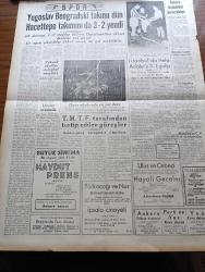 Yeni Ulus Gazetesi - 11 Ocak 1954 - Hüseyin Cahit Yalçın Köşe Yazısı - Büyükelçimizi Sınır Dışı Eden Mısır Türkiye'den Özür Dilemezse Ne Olacak - Ege Tütün Piyasası Açıldı -  Laos'ta Kızıl Taarruzu Durdu - Cumhuriyet Halk Partisi Gençlik Ocağı İkinci Kongresi Dün Yapıldı - Seçimler Serbest Olacak Mı Yazan Nihat Erim - Avrupa'da Şiddetli Bir Kış - Yugoslavya'da Fikir Ayrılığı - Zeytinyağı Fiyatları Yükseliyor - Yunan Başbakanı Mareşal Papagos Fransa'ya Gidiyor - Kore'de Esirlerin Serbest Bırakılmasında Anlaşmazlık - Kayıplar Adası Çeviren Nuri Özkan Yazı Dizisi - Müthiş Cinayet Katil Nasıl Yakalandı Yazı Dizisi - Marlene Dietrich Paramount İle Yeni Mukavele İmzaladı - Ava Gardner Kocası İle Barıştı Mı - Zengin Avcısı Kadın Kathleen Davies'in Maceraları - Yugoslav Beogradski Takımı Dün Hacettepe Takımını Da 3 2 Yendi - İstanbul'da Vefa Adalet'e 3 1 Galip - Mülkiye Kupası Futbol Turnuvası - Türkiye Milli Talebe Federasyonu Tarafından Tertip Edilen Güreşler -Galatasaray Basketbol Şampiyonu