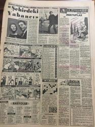 YENİ SABAH GAZETESİ    26 ARALIK 1962 YIL :25 SAYI :8546--Umumi af mevzuunda dün anlaşmaya varıldı ---İzmir de elektrik  ve  gaza zam geldi ---Reşide Bayar Yarın Cebeciye Defnedilecek ---Ceyhan ın  iki köyü tamamen  boşaltıldı --Cumhuriyet  Gazetesi Yazı İşleri Müdürü Tevkif Edildi ---Senato da dörtlerin  durumu görüşüldü --Çocukları  esrara alıştıran pazarcı  Orhan  yakalandı --Kaçakçilar 883353  koyun bırakıp kaçtı ---Sinema :Şehirdeki Yabancı ---Türkiye Kupası :Galatasaray Karşıyaka ile Karşılaşıyor --Antrenör  Lubişa Spaiç Revizyonundan Memnun ---Hakemler arasındaki kaynaşma devam ediyor --Feridun  Bugeker Dün Yurda Döndü ---