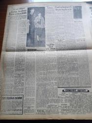 Yeni Ulus Gazetesi - 19 Ocak 1954 - Hüseyin Cahit Yalçın Köşe Yazısı - Yabancı Sermaye Kanunu Dün Büyük Millet Meclisi'nde Kabul Edildi - Cumhurbaşkanı Celal Bayar İngiltere'de - Mısır Hadisesi Hakkında CHP Gensoru Önergesi Verdi - İstanbul Üniversitesi Anayasa Profesörü Hüseyin Nail Kubalı Müsadere kanununu Tenkid Ediyor - İtalya'da Yeni Kabine Kuruldu - Eskimolar Çeviren Rahşan Ecevit Yazı Dizisi - Elen Dünyası Yazan Selahattin Batu - Marangoz Derneği Kongresi - Unesco Merkezini Ziyaret - Atatürk Lisesi Kültür Kolunun Şiir Günü - Kemal Zeki Gençosman - Kore'de Esirlerin Serbest Bırakılması - Hollywood'un Ünlü Aktörü Eric Von Stroheim 68 Yaşında - Kral Faruk Kendisini Neron'a Benzetiyormuş - Kalay Kralı Don Antenor Patino'nun Kızı Evlenebildi - Futbolumuzda Büyük Hamle - Federasyon On Sekizer Kişilik A B C Milli Takımları Teşkil Edip Çalışmalara Hemen Başlıyor - Himalaya'daki Acayip Canavar - Buffalo Otomobil Kamyon Ve Traktör Lastikleri  - Alman Varta Akümülatörleri -  Nivea