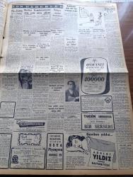 Cumhuriyet Gazetesi - 26 Aralık 1957 - Meclis İç Tüzük Tadilatını Müzakere Etti - Faik Ahmet Barutçu - Sebati Ataman - Behçet Kayaalp - Kıbrıs'ta Tedhişçilerin Tahliyesi Devam Edecek - Diyanet İşleri Reisine Makam Arabası Alınacak - Yılbaşı Hazırlıkları İlerliyor - Gaziantep'in 36. Kurtuluş Yıldönümü - Seni Sevmek Kaderim Yazan Sinclair Levis  Yazı Dizisi - 20. Asırda Hakiki Bir Robenson - Avam Kamarası Reisinin Tarafsızlığı Yazan Münci Kapani - Ingrid Bergman İle Roberto Rosselini Buluştular - Suriye Komünistlerle Aynı Yolu Takip Ediyor - Vatan Partisi İzmir'de Resmen Kapandı - Burhan Felek - Yılbaşı Gecesi Güzeller Balosu - Günün Ansiklopedisi - Devlet Tiyatrosu İstanbul'da - Rock And Roll - Türkiye Lüksemburg Ordu Maçının Tarihi Değişti - Pe Re Ja Limon Kolonyası - Beyoğluspor Emniyet Bugün Oynuyor - Fenerbahçe Bugün Kampa Giriyor - Remondini Beşiktaş'ın Antrenörü Oldu - 1959 Basketbol Şampiyonasına 34 Millet Katılmaya Karar Verdi - Vakko - Kristal Kolonyası - Niçin Orhan Şeref Apak