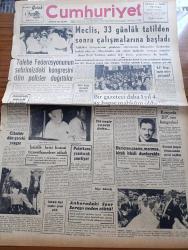Cumhuriyet Gazetesi - 16 Temmuz 1959 - Meclis 33 Günlük Tatilden Sonra Çalışmalarına Başladı - Talebe Federasyonunun Şehrimizde Kongresini Polisler Dağıttı Yalçın Küçük'ü Götürdü - Gazeteci Şahap Balcıoğlu 1 Yıl 4 Ay Hapse Mahkum Oldu - Hasan Polatkan'a Yapılacak Ameliyat - Piyes Yazarı Ekrem Reşit Rey Toprağa Verildi - Turhal'da Kağıt Oyunları Yasak Edildi - Ankara'daki Spor Sarayı Neden Çöktü - Haritamızda Bir Nokta Yazan Fakir Baykurt Yazı Dizisi - Kurtlar Ulurken Yazan Alix Andre Yazı Dizisi - Vapurlara Ebe Alınacak - Burhan Felek Köşe Yazısı - Suriye'de 13 Türk Daha Tevkif Edildi - Rauf Denktaş Salıya Ankara'ya Geliyor - Uluç Ali Yazan Halikarnas Balıkçısı Yazı Dizisi - Demirbank - Koruyucu Melekler Çizgi Roman - Ankara İstanbul Etaplı Bisiklet Yarışı İlk Etapı Aytekin İpek Aldı - Fenerbahçe Antrenör Molnar İle Anlaşamadı - Meşhur Brezilyalı Didi Real Madrid'de - Modalı Altan Dinçer'in Fenerbahçe'ye Döneceği Söyleniyor - Avrupa Kupasının İlk Maçı Porto Kızılyıldız - Karagümrük