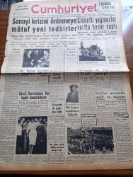 Cumhuriyet Gazetesi - 7 Temmuz 1959 - Sanayi Krizini Önlemeye Matuf Yeni Tedbirler - Şiddetli Yağmurlar Yurtta Hasar Yaptı - Nadir Nadi Köşe Yazısı - Fatin Rüştü Zorlu - Bir İktisad Heyetimiz Amerika'ya Gidecek - Eskişehir'de İki Gazete Halk Yolu Ve Sakarya Dava Edildi - Polise Bıyık Yasak - CHP İstanbul Belediyesini İtham Etti - Kurtlar Ulurken Yazan Alix Andre Yazı Dizisi - Ay'ın Seyyahları Çeviren Tevfik Sadullah Yazı Dizisi - Esad Tekeli - Irak Başbakanı Kasım Memleketindeki Kızılları Takbih Etti - İsrail'de Buhran Uzayacak -  Burhan Felek Köşe Yazısı - 40 Bin Talibe 3 Bin Telefon Verilecek - Kaçak Rakı İmalathanesi Basıldı - Aşık Veysel Gecesi - Uluç Ali Yazan Halikarnas Balıkçısı Yazı Dizisi - Ruhi Bahisler Yazan Halis Özgü - Dalay Lama Hindistanı Terkedecek - Fenerbahçe'nin Rakibi Macar Czepel Vasas - Beşiktaş Boks Takımı Konya'ya Gidiyor - Balkan Basketbol Turnuvasına Katılmıyoruz - Mustafa Ertan Kıbrıs'a Gidecek - Ataköy Plaj Sitesi - Real Madrid Futbol Takımı