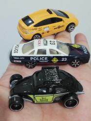 Matchbox toyota tica taksi. Hot wheels volkswagen beetle. Markasız polis aracı. 1.64 ölçekli metal mini model araba set koleksiyon dekor hediye nostalji tasarım süs hobi eğlence vintage aksesuar promosyon reklam Hediyelik dekorluk retro minyatür diorama ölçekli arabalar