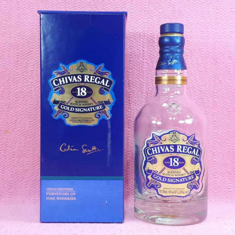 CHIVAS REGAL 18 GOLD SIGNATURE PRODUCT OF SCOTLAND , KUTUSUYLA