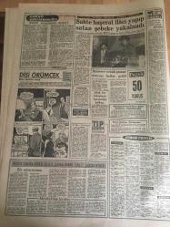 YENİ SABAH GAZETESİ  8 ARALIK  1962 YIL :25 SAYI :8528---N.Erim ve T.Göle 'yi  tasvip  ettiklerini  basına açıklayan  :Gülek ve Doğan ihraç ediliyor ---Gülek Partilerin  Teftişini İstiyor ----4 CHP 'li bugün  müdafaa yapacak---Yeminli  teşkilata dair  bir açıklama  ---Yıkılan  duvarın altında kalan  3 kişi ezilip  öldü ---Diyarbakır  da içinden  111.010 lira olan  bir çanta  çalındı ---Aman  pencereyi  açma : Siyavuşgil ---Sahte  haşerat  ilacı  yapıp  satan  şebeke  yakalandı ---Sinemalar : Atlas :Büyük İsyan ,İnci :Ateş Parçası ,Konak :Generalin Aşkı ,Lale :Ali 'kinin Aşkı ----Ayakkabı  boyacılarının   başvekili :Derviş İsmail --Tiyatro :Sevgilimle Göz Kulak Ol ---Fenerbahçe -Ankaragücü bugün  karşılaşıyor ---Galatasaray  ,Türkiye 'yi  İtalya  da  layıkıyla  temsil edecektir ---Candemir  dün Milli Takımdan Affını İstedi ---Kermen Honved 'i yenip  tur atlayabiliriz ---B.Milli Takımlar Maçında İtalya -Fransa  Yenişemedi ----