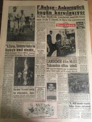 YENİ SABAH GAZETESİ  8 ARALIK  1962 YIL :25 SAYI :8528---N.Erim ve T.Göle 'yi  tasvip  ettiklerini  basına açıklayan  :Gülek ve Doğan ihraç ediliyor ---Gülek Partilerin  Teftişini İstiyor ----4 CHP 'li bugün  müdafaa yapacak---Yeminli  teşkilata dair  bir açıklama  ---Yıkılan  duvarın altında kalan  3 kişi ezilip  öldü ---Diyarbakır  da içinden  111.010 lira olan  bir çanta  çalındı ---Aman  pencereyi  açma : Siyavuşgil ---Sahte  haşerat  ilacı  yapıp  satan  şebeke  yakalandı ---Sinemalar : Atlas :Büyük İsyan ,İnci :Ateş Parçası ,Konak :Generalin Aşkı ,Lale :Ali 'kinin Aşkı ----Ayakkabı  boyacılarının   başvekili :Derviş İsmail --Tiyatro :Sevgilimle Göz Kulak Ol ---Fenerbahçe -Ankaragücü bugün  karşılaşıyor ---Galatasaray  ,Türkiye 'yi  İtalya  da  layıkıyla  temsil edecektir ---Candemir  dün Milli Takımdan Affını İstedi ---Kermen Honved 'i yenip  tur atlayabiliriz ---B.Milli Takımlar Maçında İtalya -Fransa  Yenişemedi ----