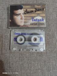 ÖMER DANIŞ TUTSAK . KURTLAR SOFRASI