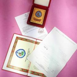 TÜRK SİLAHLI KUVVETLERİ MEHMETÇİK VAKFI KUTUSUNDA ŞİLT , ŞİLT BERATI VE TEŞEKKÜR MEKTUBU