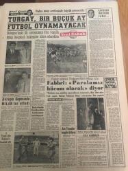 YENİ SABAH GAZETESİ  30 KASIM 1962 YIL :8520---1963 de 160 milyon  dolar borç  ödeyeceğiz  ---Nihat Erim Elbette size  kimse inanmaz dedi --AP büyük  kongresi bugün toplanıyor ---Adana da iki  kişiyi öldüren katil  dün  İstanbul da  tutuldu ---Yunan Trajedi-Londra da 2 milyon  liralık bir soygun ----Monte Carlo dan  bir gece ve Eddie Constantine --Turgay  bir  buçuk  ay futbol oynamayacak---Fabbri : Parolamız hücum  olacak diyor ---Avrupa Kupasında Milan Tur Atladı ---Yenal dün Brüksel  e hareket  etti --