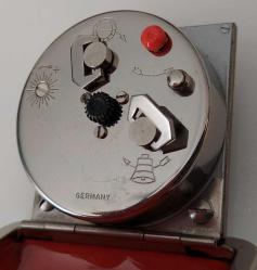 ESKİ DÖNEM ANTİK GERMANY EUROPA MARKA KURMALI ALARMLI ORİJİNAL MASA SAATİ ÇOK NADİR