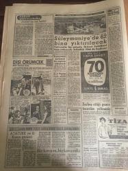 YENİ SABAH GAZETESİ  10 KASIM 1962 YIL :25 SAYI :8500---ATATÜRK 'ü Anıyoruz ---Atatürk ü sevmek  onun eserlerini  yaşatmaktır ---Ankara da ki  ihtifale  devlet büyükleri de iştirak  edecek ---Palandaki  rakamlar  hep  hayal  mahsulü --Atatürk  ve 10 Kasım Günleri --Egesel MDO öncüsü --Atatürk 'ün  tek  hedefi :Siyavuşgil --Süleymaniye  de 62 bina yıkıldı ---Emlak Kredi Bankası Mahkemeye Veriliyor ---Jandarmalar  2 yıl  askerlik  yapacak ---Milletvekili  orman  kanunundan  şikayetçi ---Ortak Pazara Giremiyoruz ---Fenerbahçe  ve Beşiktaş Yarın ki dev maça hazır ---Mete Vefa lı  oldu ---Milli Namzetler  B.Spor a 4-1 galip ---İtalya  yabancı futbolcu transferini  yasak ediyor ---9 Memlekette aranan  hırsız  hudut dışı edildi --Sahte  kontrol  memurları  ceza  topluyor --