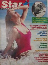 STAR DERGİSİ-STAR-DERGİ-19 EYLÜL-1993-YIL:2-SAYI:100-KAPAK-FOTOĞRAF-RÖPORTAJ-MAGAZİN-SOSYETE-TARİH-BELGESEL-ASTROLOJİ-LIFESTYLE-TÜRK BASININDA İLK KEZ YAYINLANAN FOTOĞRAFLARLA BULGAR SADIK OLAYI-MARANGOZ KALFASIYDI ŞİMDİ BİLARDO KRALI-NEW YORK PARÇA PARÇA ÖLÜYOR-ÇİNDE ÖZGÜR RESSAMLAR KÖYÜ-ÖLÜMSÜZ ASKERLER FRANSA'DA-GELİŞEN DÜNYA-PLATİN DOĞAN-ÖLÜMSÜZ ASKERLER-ÇETECİ STOYAN-ETHEM PAŞA-BOHEMLER-1888-DAĞ KAYKAYI-MAKEDONYA DAĞLARI-MİİLİ MÜCADELE-ORHAN BİRGİT-FERYA GÖKNEL-NERİAH DEVIS