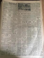 YENİ SABAH GAZETESİ 9 KASIM 1961  YIL :24 SAYI :8139---8 gün :Kabine hala kurulamadı --İnönü Döner kabine kuvvetli  olamaz dedi ---İnönü CHP hakkı ne ise onu istiyor ---YTP iyi niyetli olduğunu belirtti ---Öğrencilerin  yer meseleleri  hallediliyor ---CHP 'nin  147 'lerle  ilgili kanun  teklifi ----Annesi de Yüksel ' in acısını dayanamadı --CKMP ilk kabineye güven oyu verecek ---Hollywood yangınında zarar 150 milyon  lira ---Ayla 'nın babası  elleri boş döndü ---Şehir hattı  biletlerine zam yapılması  düşünülüyor ---Tek çıkar yol :Siyavuşgil --Sahte ilaç imal eden bir şebeke  yakalandı ---Atom a karşı sığınak ---İran da bir  komünist  şebekesi yakalandı --Mahkumlar açlık grevi yapacakmış ---Sinemalar ,Tiyatrolar ,Radyo Programları ---Milli Takım Dün Sadece Gol Attı :7-1---Rus Milli Takımı bugün  geliyor ---Teknik Komite Tereddüt Ediyor ---Can maçta sakatlandı ---Kaçalin  de Rus forvet hattından şikayetçi --Üç Çocuk Daha Kayboldu ---Eski MBK üyeleri dün  toplandı ---