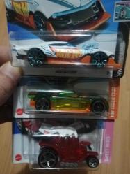 Hot wheels 3 lü set metal model araba koleksiyon dekor hediye nostalji tasarım süs hobi eğlence vintage aksesuar retro 1.64 ölçekli araçlar