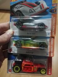 Hot wheels 3 lü set metal model araba koleksiyon dekor hediye nostalji tasarım süs hobi eğlence vintage aksesuar retro 1.64 ölçekli araçlar