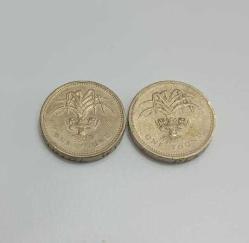 2 Adet 1985  İngiltere Elizabeth 2  One Pound Upside Down Ters Yazı Error Madeni Paralar