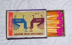 17620-TÜRKAY KİBRİT-KİLİM DESENİ/YÜRÜYEN KUŞ MOTİFİ*KISMEN DOLU*KENDİ ORJİNAL KİBRİTLERİDİR**